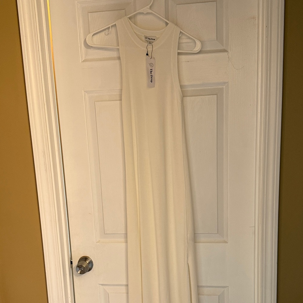 Chic Cream Sleeveless Maxi Dress